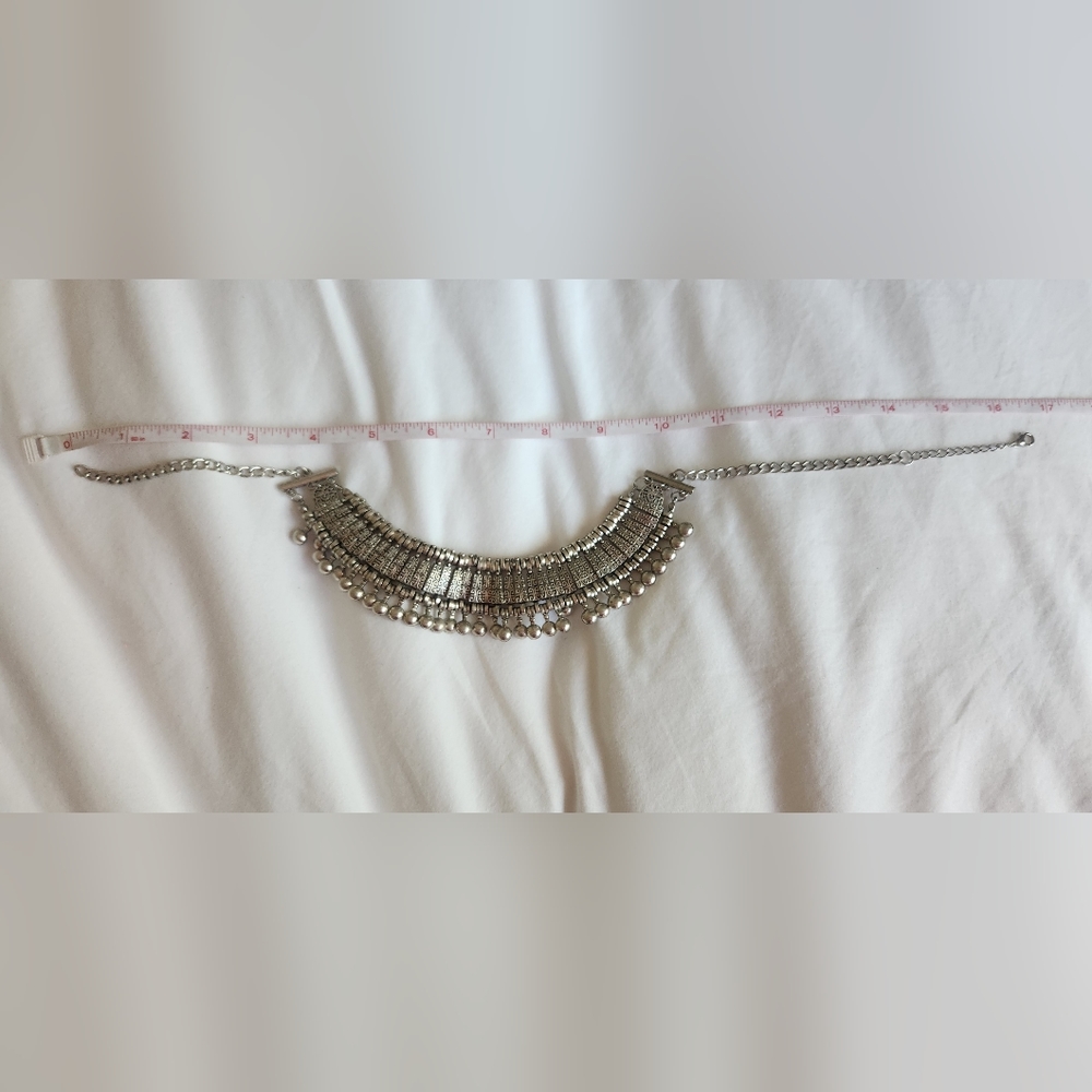 Silver tone tribal necklace - Picture 4 of 4
